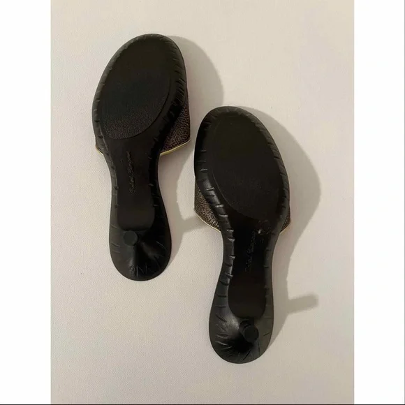 (6.5) Robert Clergerie kitten heel slides - Picture 4 of 4